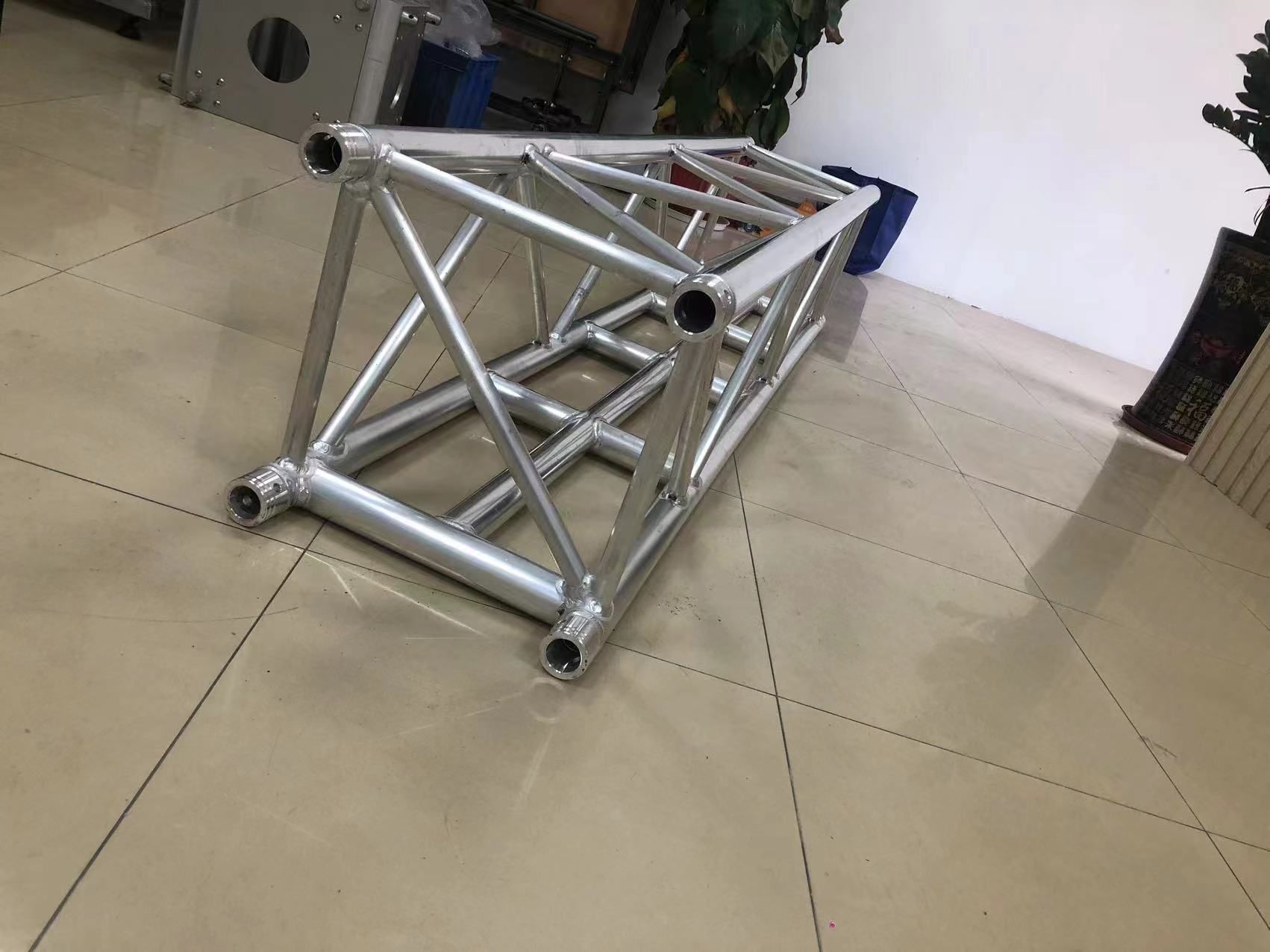 F45 truss.jpg