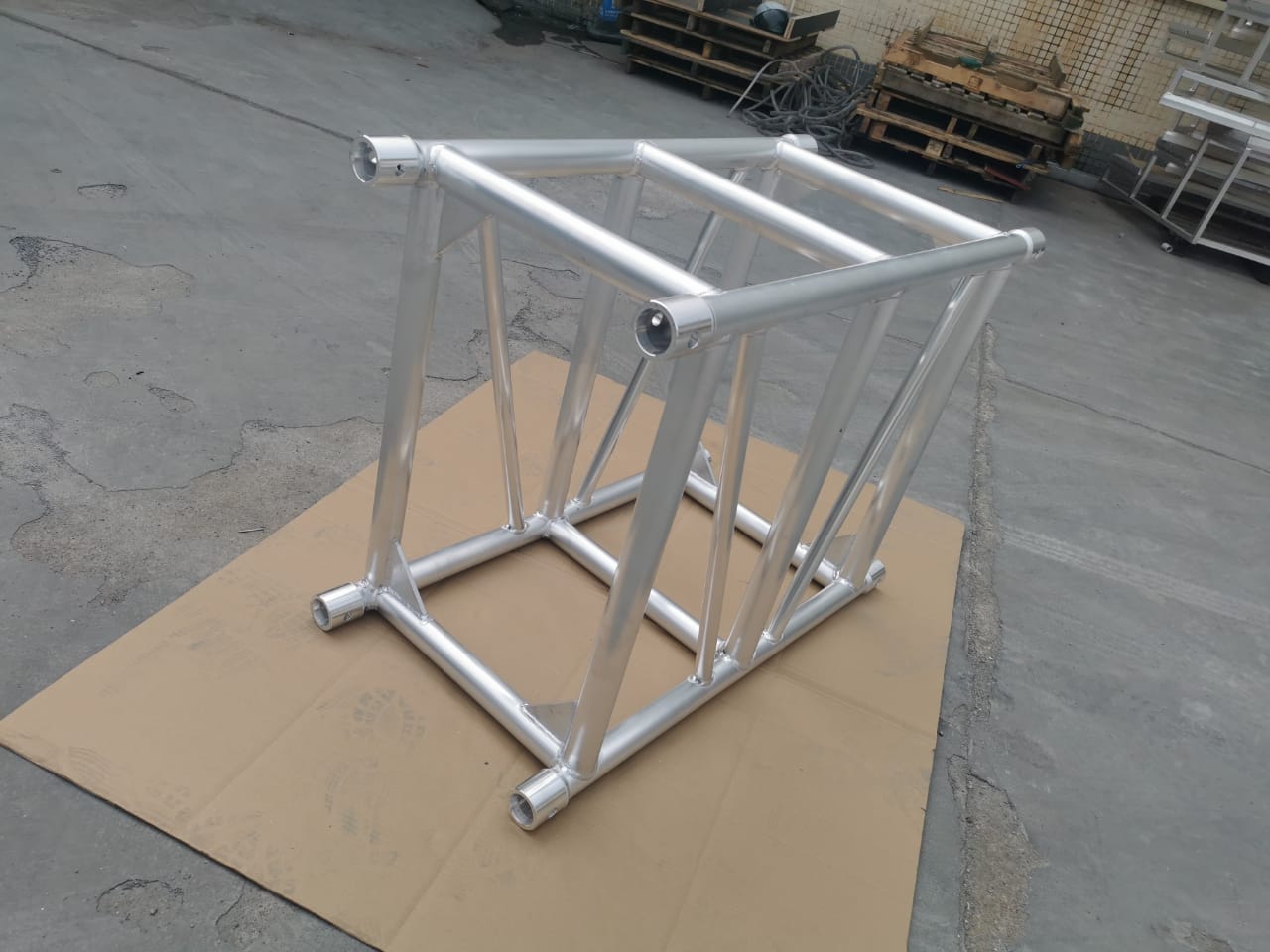 520x760mm truss.jpg
